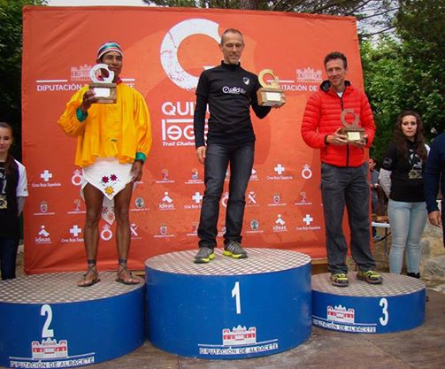 El tarahumara Silvino Cubésare ganó el Ultramaratón de España en la categoría senior y fue segundo general, tras realizar 16 horas 42 minutos y 11 segundos. ¡Felicidades, campeón! Conoce la historia en:http://bit.ly/Ti2UkC
